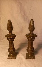 Zwei Zier Elemente, Zapfen