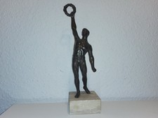 Bronze Figur + +Statuette + "