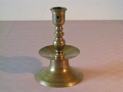 Glockenfußleuchter aus bronze - aus,