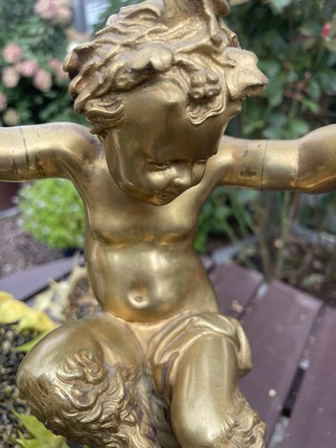 Bronzefigur darstellung - -,