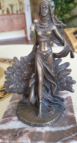 Massive bronzefigur göttin - massive,