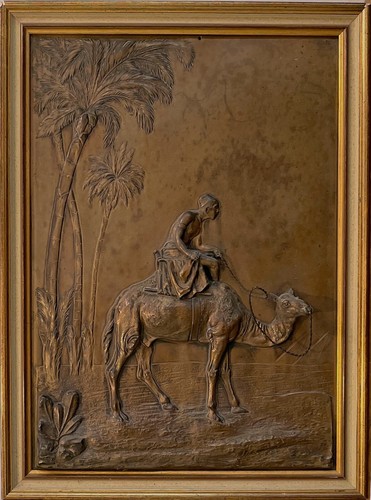 Bronzerelief mann auf einem - auf,