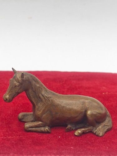 Bronze figur liegendes pferd - bronze,