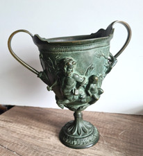 Tazza aus patinierter Bronze