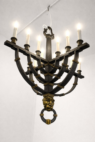 Musealer leuchter aus bronze - leuchter,